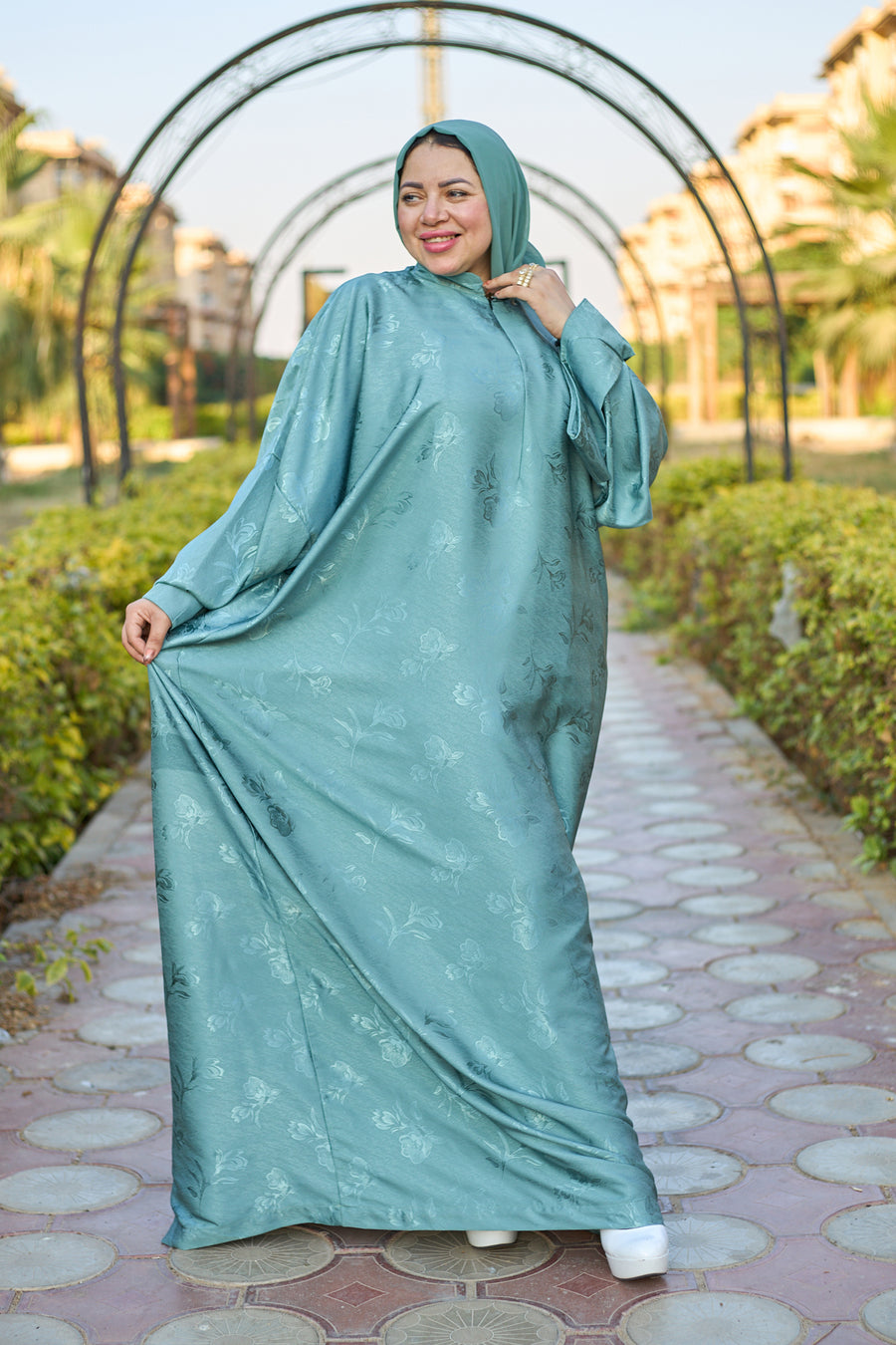عباية انسيابية ناعمة مع طرحة - مينت جرين - A70A4155.jpg