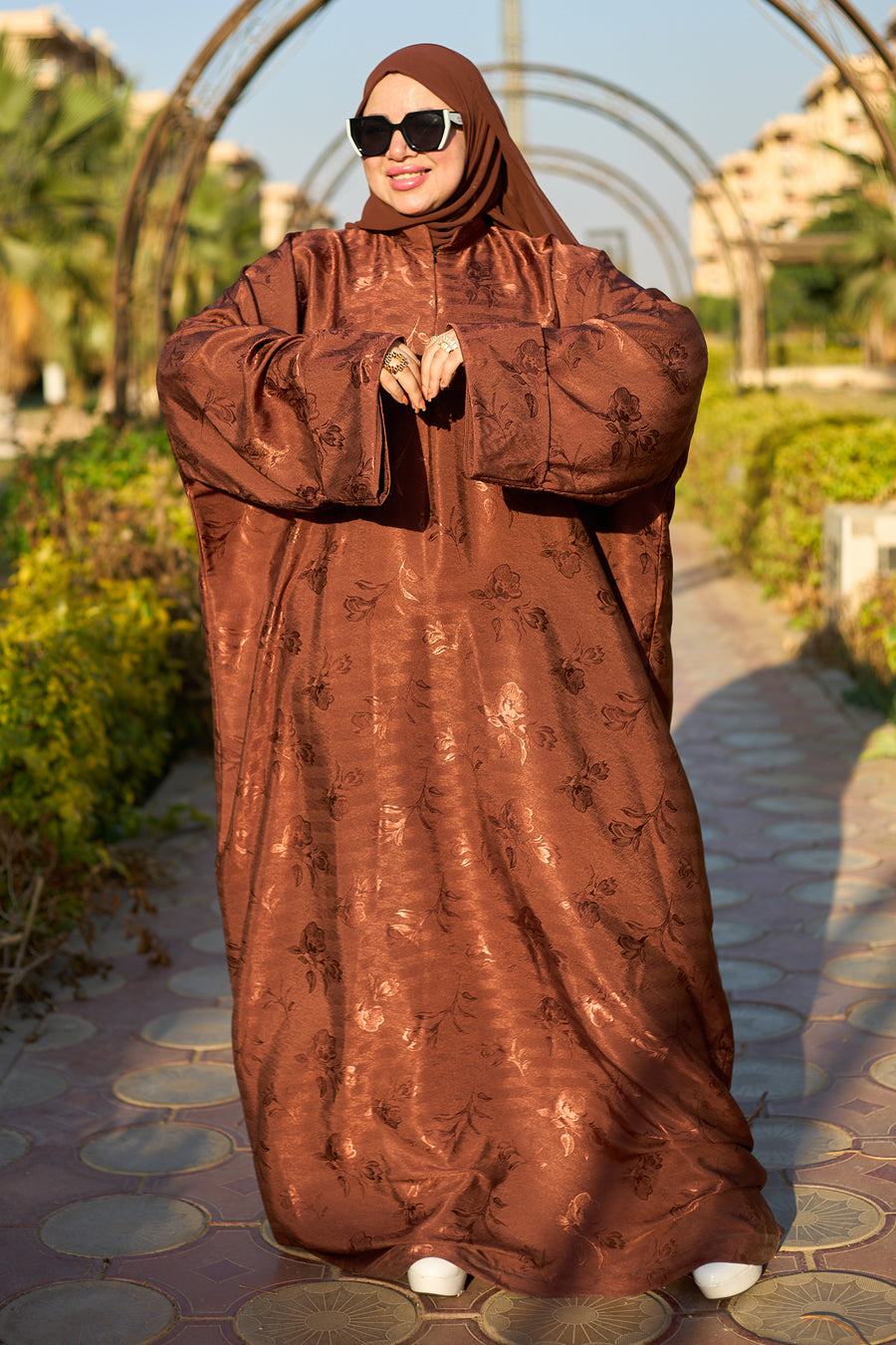 عباية انسيابية ناعمة مع طرحة - نحاسي - A70A4096.jpg