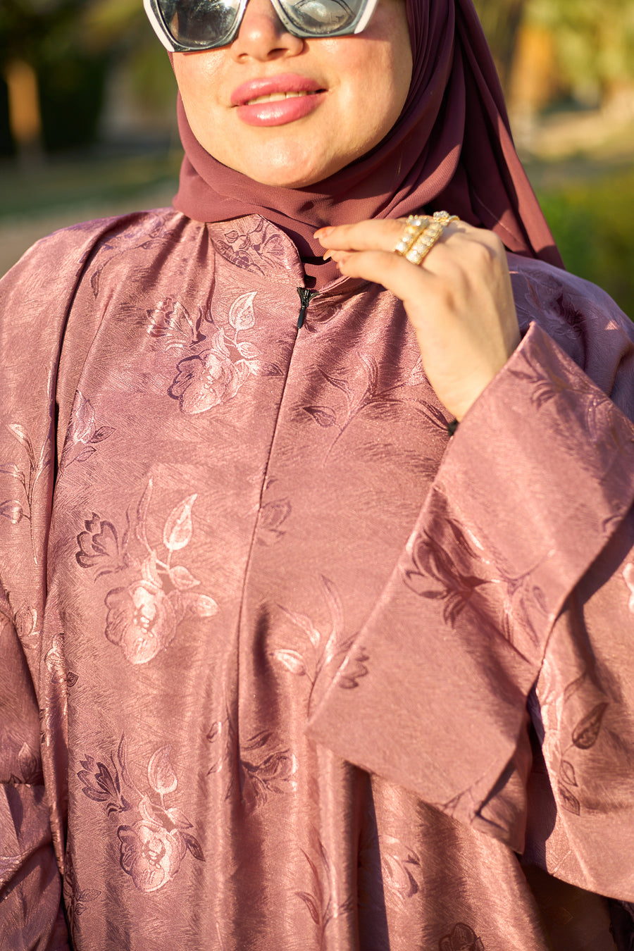 عباية انسيابية ناعمة مع طرحة - كشمير - A70A4137.jpg