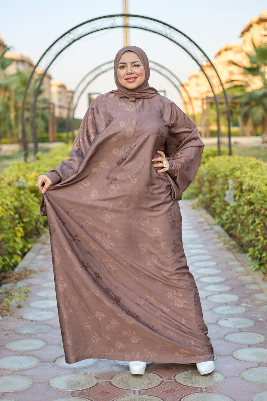 عباية انسيابية ناعمة مع طرحة - كافيه - A70A4176.jpg
